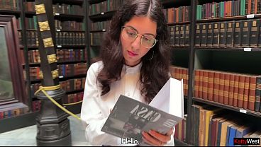 Did you know that nerdy girls are much more active in sex than girls who dress revealingly? Sex with Girl in Glasses