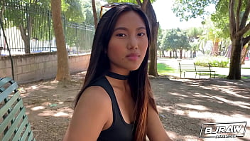 May Thai320k: Steamy Sucking Scene